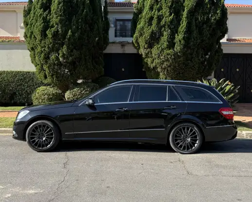 MERCEDES-BENZ-E 500-2010