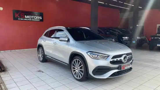 MERCEDES-BENZ-GLA 200-2022