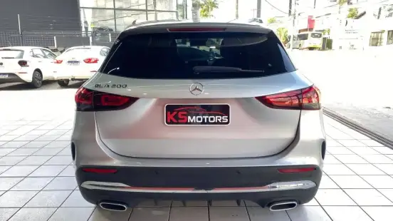 MERCEDES-BENZ-GLA 200-2022