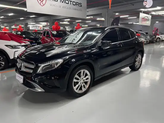 MERCEDES-BENZ-GLA 200-1.6 CGI ADVANCE 16V TURBO FLEX 4P AUTOMÁTICO MERCEDES-BENZ-GLA 200-2014