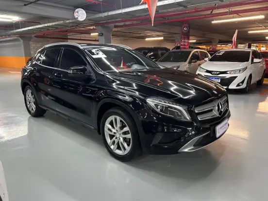 MERCEDES-BENZ-GLA 200-1.6 CGI ADVANCE 16V TURBO FLEX 4P AUTOMÁTICO MERCEDES-BENZ-GLA 200-2014