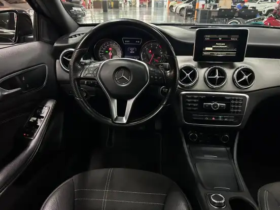MERCEDES-BENZ-GLA 200-1.6 CGI ADVANCE 16V TURBO FLEX 4P AUTOMÁTICO MERCEDES-BENZ-GLA 200-2014