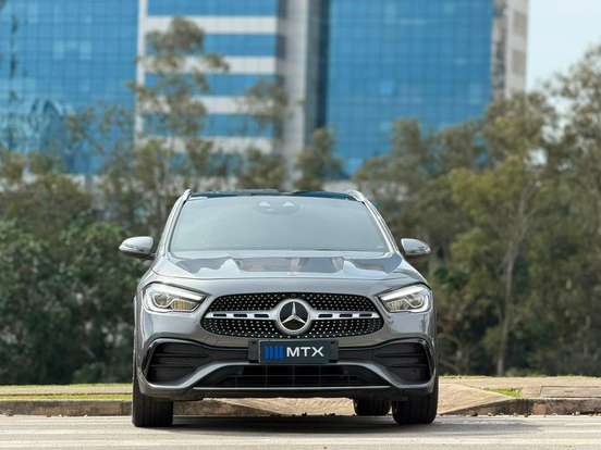 MERCEDES-BENZ-GLA 200-2022