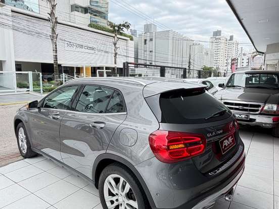 MERCEDES-BENZ-GLA 200-1.6 CGI VISION 16V TURBO GASOLINA 4P AUTOMÁTICO MERCEDES-BENZ-GLA 200-2015