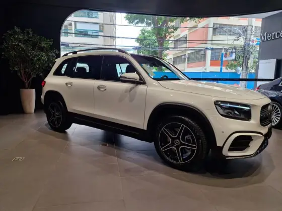MERCEDES-BENZ GLB 220 2.0 MHEV AMG LINE 4MATIC 8G-DCT MERCEDES-BENZ GLB 220 2.0 MHEV AMG LINE 4MATIC 8G-DCT