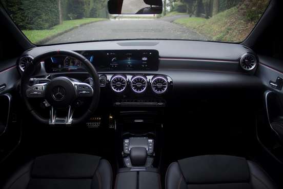 MERCEDES-BENZ-A 35 AMG-2.0 CGI GASOLINA SEDAN 4MATIC 7G-DCT MERCEDES-BENZ-A 35 AMG-2022