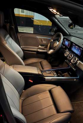 MERCEDES-BENZ-GLB 220-2025