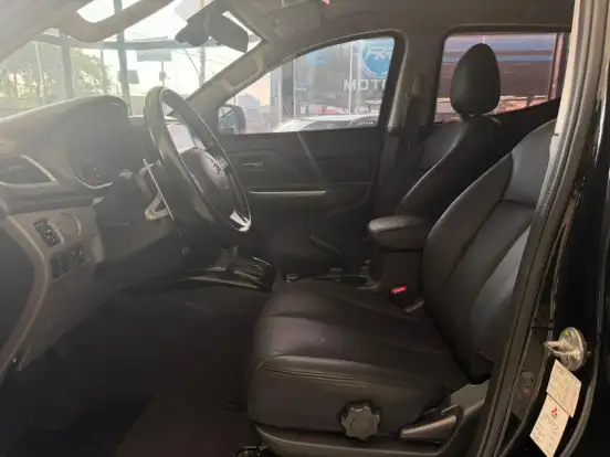 MITSUBISHI-L200 TRITON-2.4 16V TURBO DIESEL SPORT HPE CD 4P 4X4 AUTOMÁTICO MITSUBISHI-L200 TRITON-2019