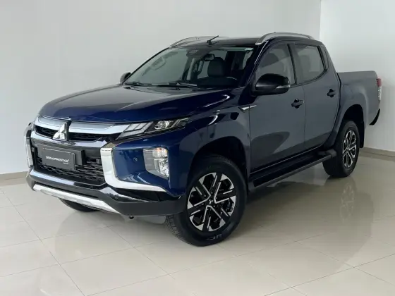 MITSUBISHI L200 TRITON 2.4 16V TURBO DIESEL SPORT HPE-S CD 4P 4X4 AUTOMÁTICO MITSUBISHI L200 TRITON 2.4 16V TURBO DIESEL SPORT HPE-S CD 4P 4X4 AUTOMÁTICO