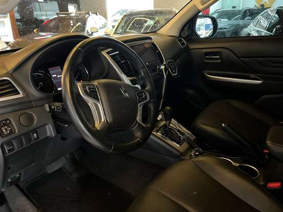 MITSUBISHI-L200 TRITON-2.4 16V TURBO DIESEL SPORT HPE CD 4P 4X4 AUTOMÁTICO MITSUBISHI-L200 TRITON-2023