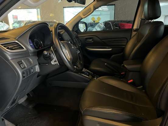 MITSUBISHI-L200 TRITON-2.4 16V TURBO DIESEL SPORT HPE CD 4P 4X4 AUTOMÁTICO MITSUBISHI-L200 TRITON-2023
