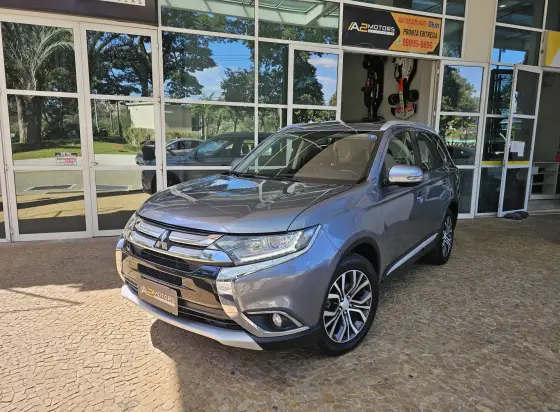 MITSUBISHI OUTLANDER 2.0 COMFORT 16V GASOLINA 4P AUTOMÁTICO MITSUBISHI OUTLANDER 2.0 COMFORT 16V GASOLINA 4P AUTOMÁTICO