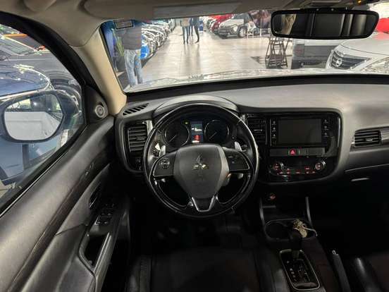 MITSUBISHI-OUTLANDER-2.0 16V GASOLINA 4P AUTOMÁTICO MITSUBISHI-OUTLANDER-2015