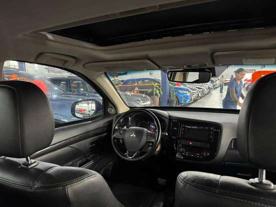 MITSUBISHI-OUTLANDER-2.0 16V GASOLINA 4P AUTOMÁTICO MITSUBISHI-OUTLANDER-2015