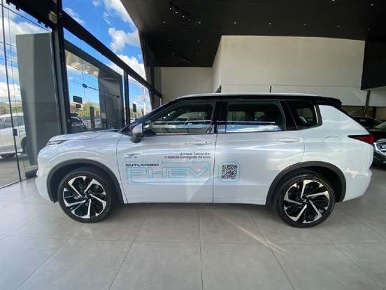 MITSUBISHI-OUTLANDER-2.4 PHEV SIGNATURE S-AWC DHT MITSUBISHI-OUTLANDER-2025
