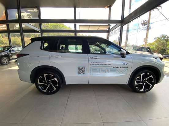 MITSUBISHI-OUTLANDER-2.4 PHEV SIGNATURE S-AWC DHT MITSUBISHI-OUTLANDER-2025