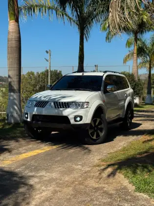 MITSUBISHI PAJERO DAKAR 3.2 HPE 4X4 7 LUGARES 16V TURBO INTERCOOLER DIESEL 4P AUTOMÁTICO MITSUBISHI PAJERO DAKAR 3.2 HPE 4X4 7 LUGARES 16V TURBO INTERCOOLER DIESEL 4P AUTOMÁTICO