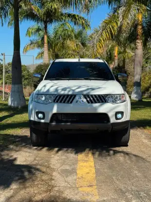 MITSUBISHI-PAJERO DAKAR-2013