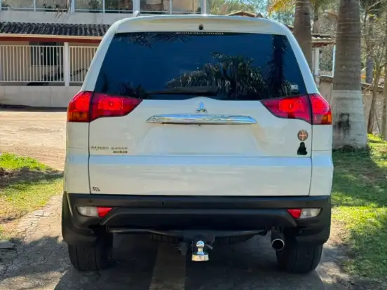 MITSUBISHI-PAJERO DAKAR-3.2 HPE 4X4 7 LUGARES 16V TURBO INTERCOOLER DIESEL 4P AUTOMÁTICO MITSUBISHI-PAJERO DAKAR-2013