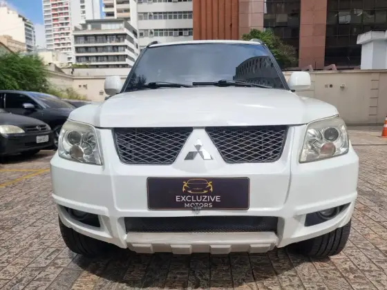 MITSUBISHI PAJERO TR4 2.0 4X2 16V 140CV FLEX 4P AUTOMÁTICO MITSUBISHI PAJERO TR4 2.0 4X2 16V 140CV FLEX 4P AUTOMÁTICO