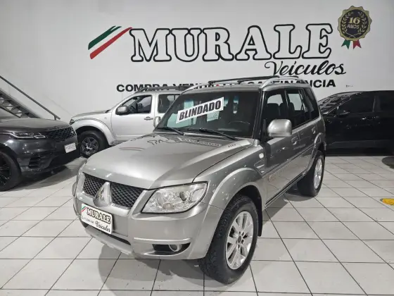 MITSUBISHI PAJERO TR4 2.0 4X4 16V 140CV FLEX 4P AUTOMÁTICO MITSUBISHI PAJERO TR4 2.0 4X4 16V 140CV FLEX 4P AUTOMÁTICO