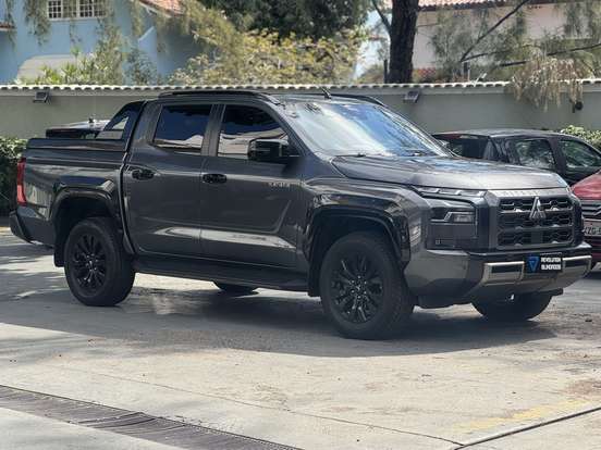 MITSUBISHI-TRITON-2.4 BITURBO DIESEL CD KATANA 4X4 AUTOMÁTICO MITSUBISHI-TRITON-2025