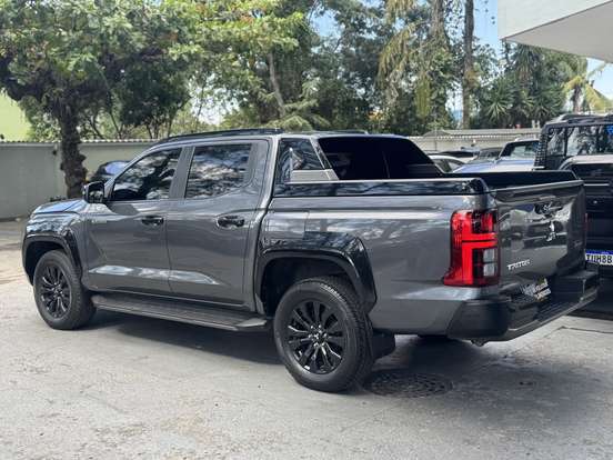 MITSUBISHI-TRITON-2.4 BITURBO DIESEL CD KATANA 4X4 AUTOMÁTICO MITSUBISHI-TRITON-2025
