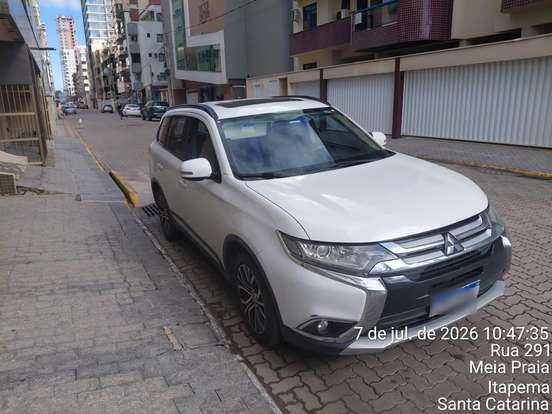 MITSUBISHI-OUTLANDER-2015