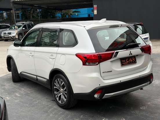 MITSUBISHI-OUTLANDER-2.0 COMFORT 16V GASOLINA 4P AUTOMÁTICO MITSUBISHI-OUTLANDER-2017