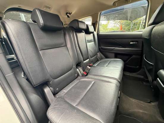 MITSUBISHI-OUTLANDER-2017