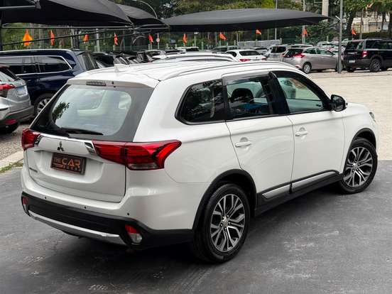 MITSUBISHI-OUTLANDER-2.0 COMFORT 16V GASOLINA 4P AUTOMÁTICO MITSUBISHI-OUTLANDER-2017