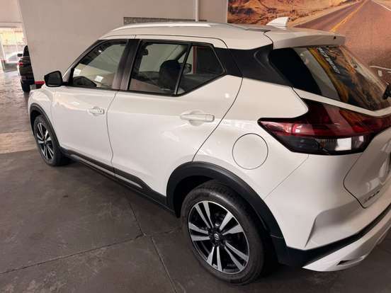 NISSAN-KICKS-2022