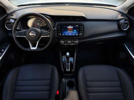 NISSAN-KICKS-2023