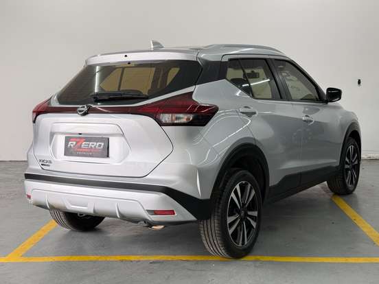 NISSAN-KICKS PLAY-2025