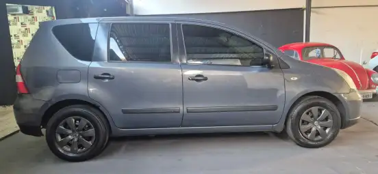 NISSAN-LIVINA-2009