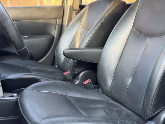 NISSAN-LIVINA-2013