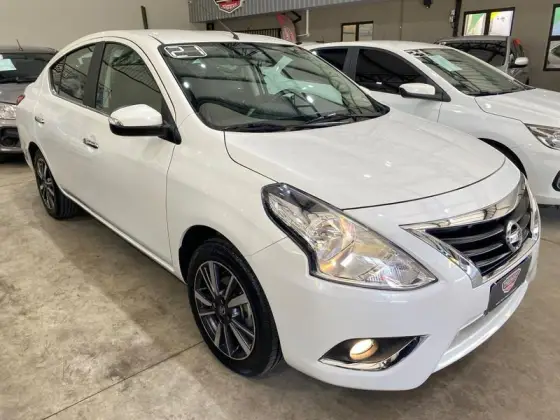 NISSAN VERSA 1.6 16V FLEXSTART V-DRIVE PREMIUM XTRONIC NISSAN VERSA 1.6 16V FLEXSTART V-DRIVE PREMIUM XTRONIC