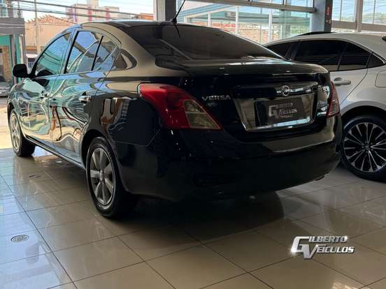 NISSAN-VERSA-2013