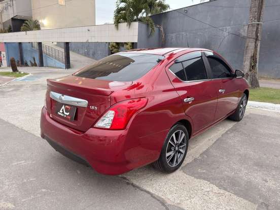 NISSAN-VERSA-2019