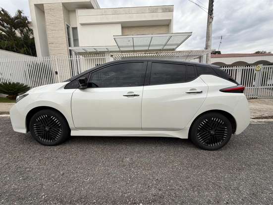 NISSAN-LEAF-2022