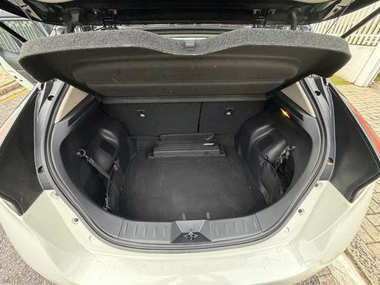 NISSAN-LEAF-2022