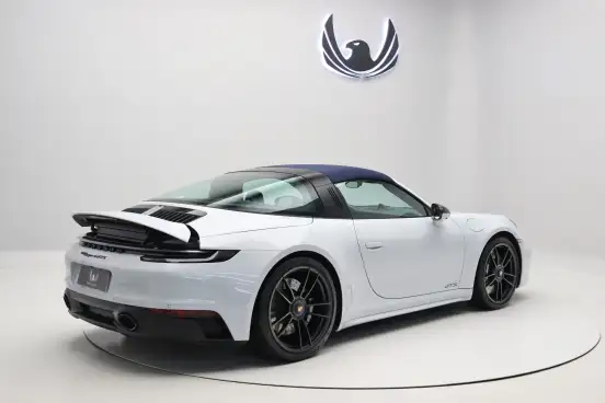 PORSCHE-911-2023