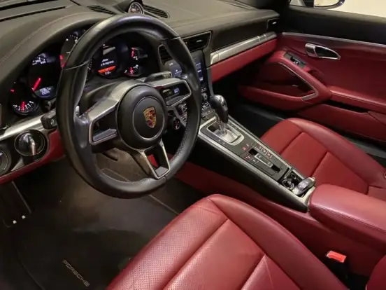 PORSCHE-911-2017