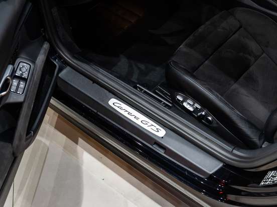 PORSCHE-911-2019