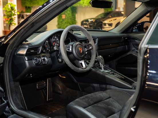 PORSCHE-911-2019