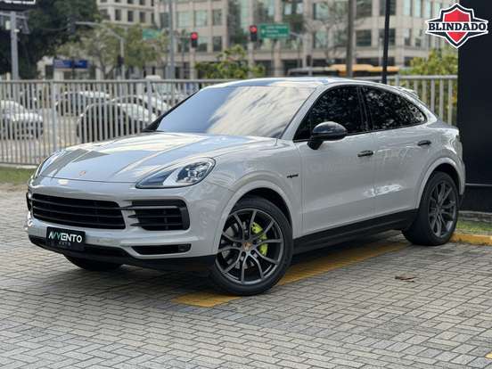 PORSCHE-CAYENNE-2021
