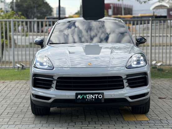 PORSCHE-CAYENNE-2021