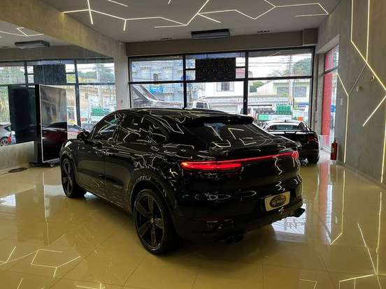 PORSCHE-CAYENNE-2020
