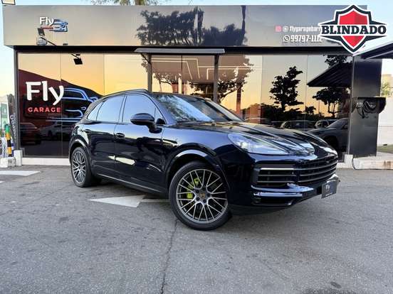 PORSCHE-CAYENNE-2022