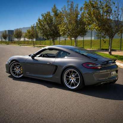 PORSCHE-CAYMAN-2015